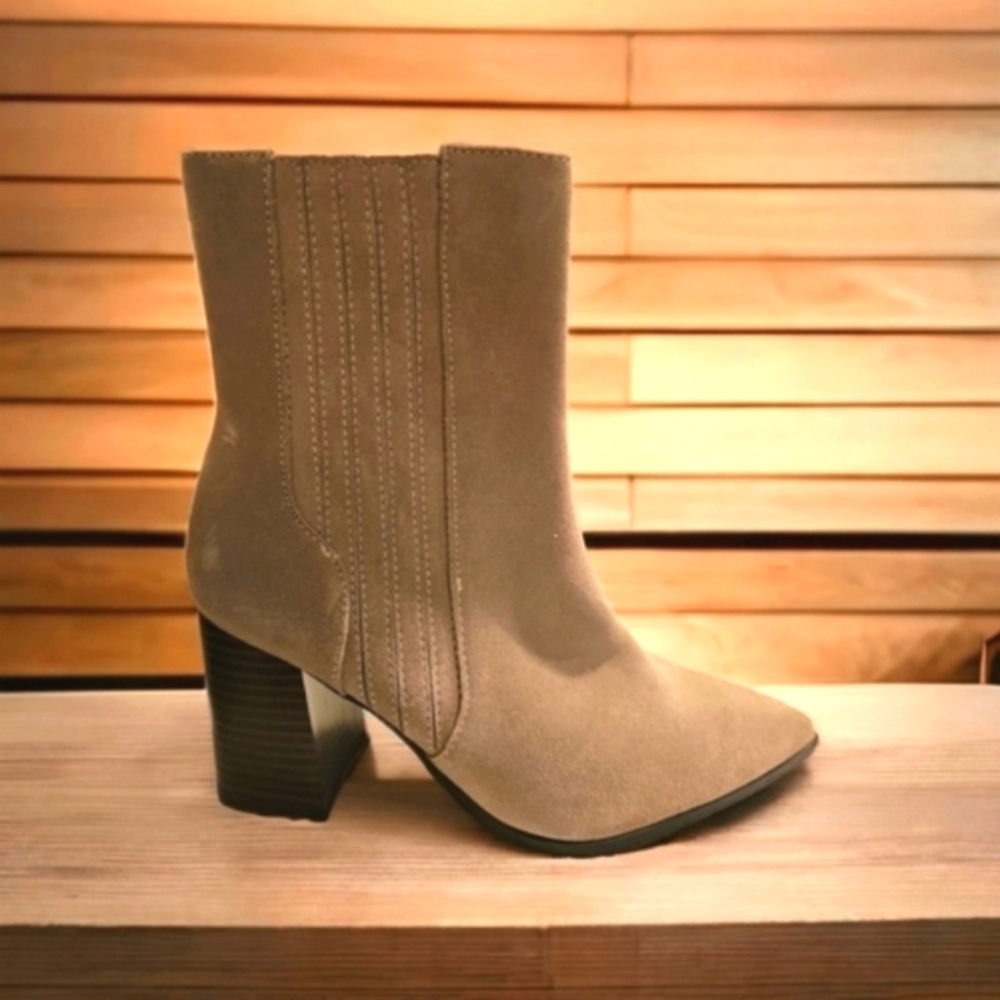 BLONDO Irina Waterproof Boot in Mushroom Suede Tan, Size 8.5, Retail $190